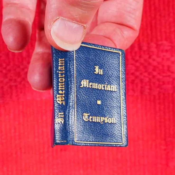 In Memoriam. >>MINIATURE BOOK WITH DUSTJACKET<< Tennyson, Alfred Lord. David Bryce & Son, Glasgow. London, Henry Frowde, Oxford University Press. 1905 CONDITION: VERY GOOD