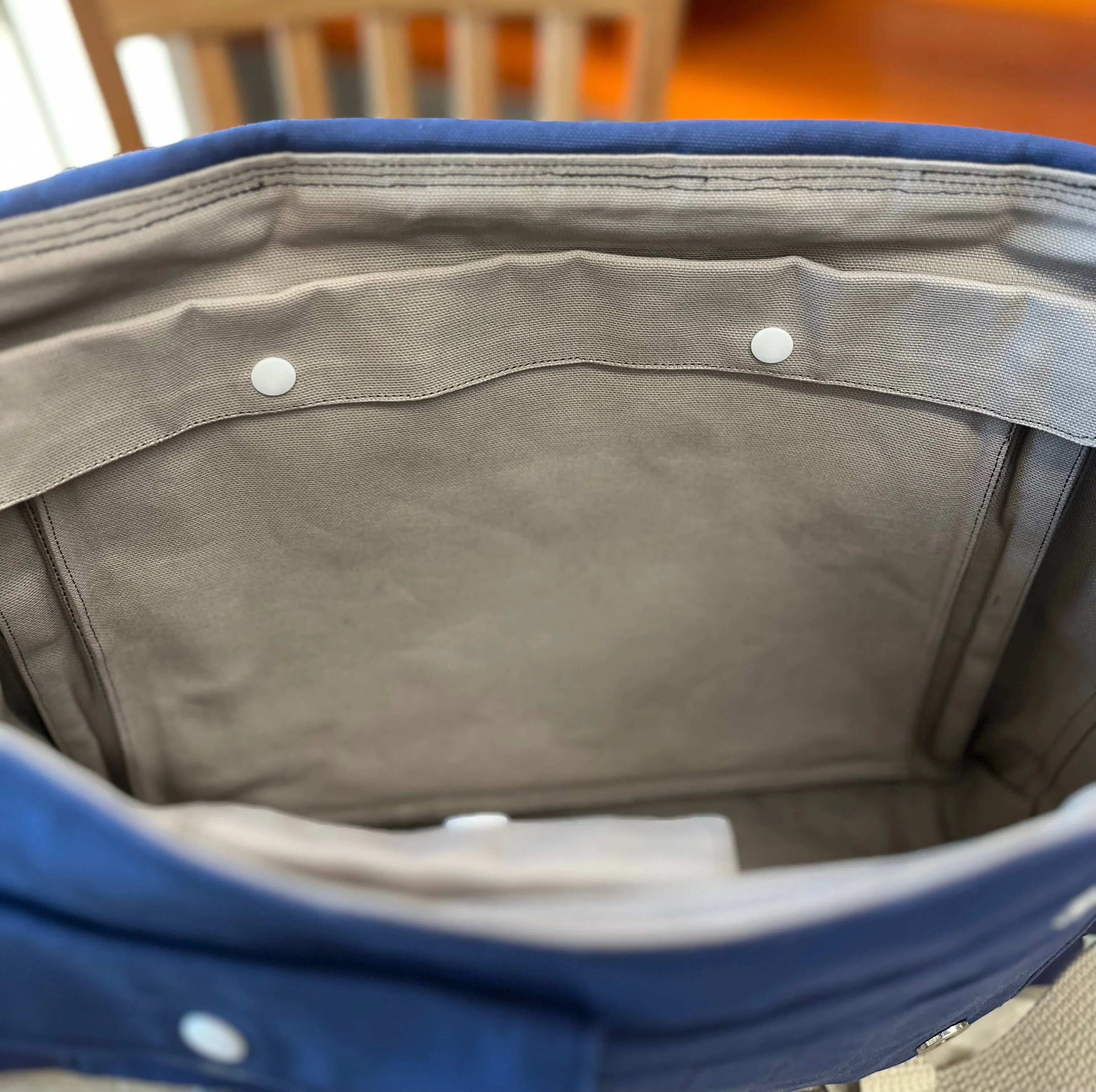 Messenger Bag of Controlled Reactions