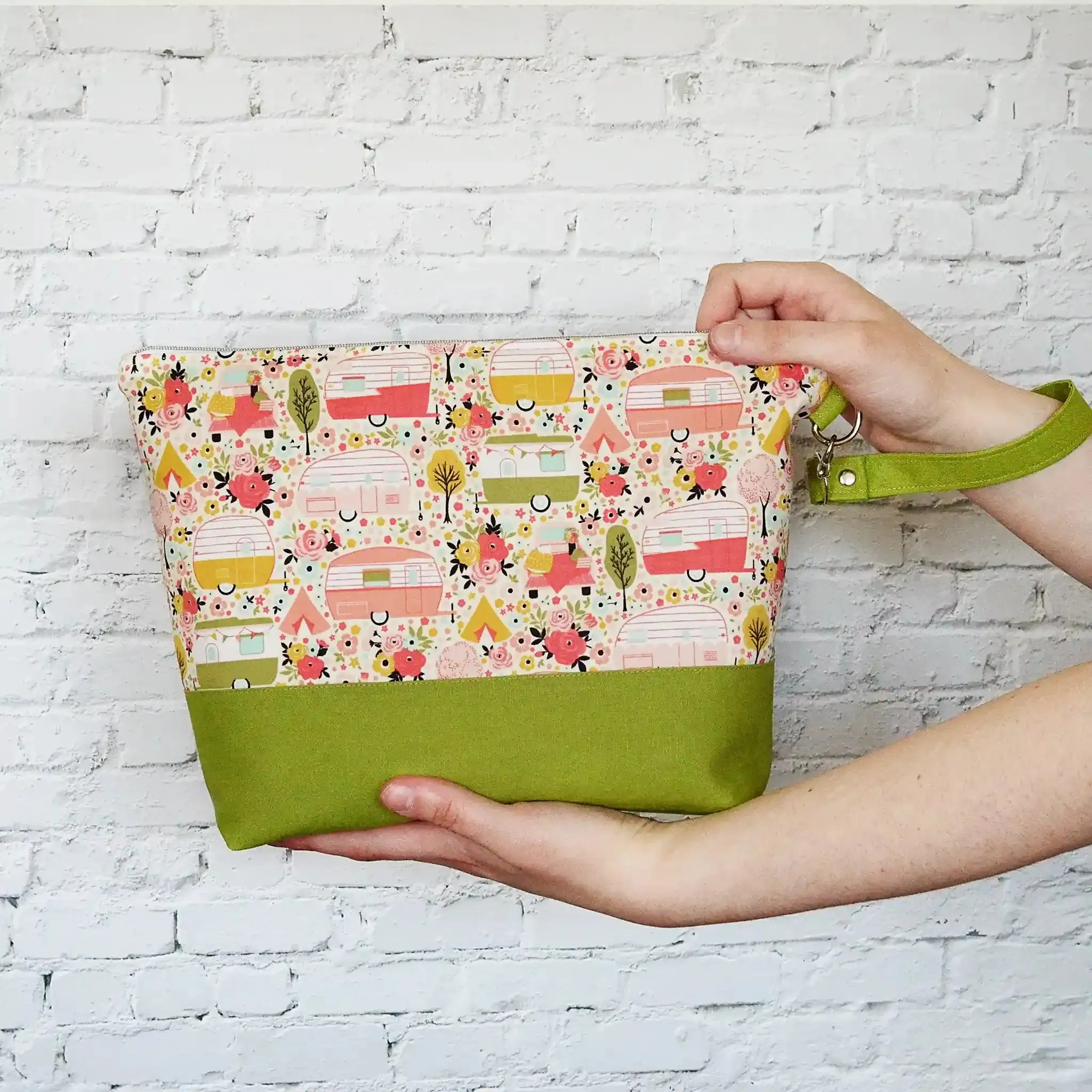 Vintage Camper  Project Bag with Zipper and Removable Strap